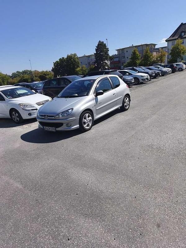 Gebraucht 2006 Peugeot 206 Quiksilver Limousine | 1.900 € (Fairer Preis) - Bild 1/4