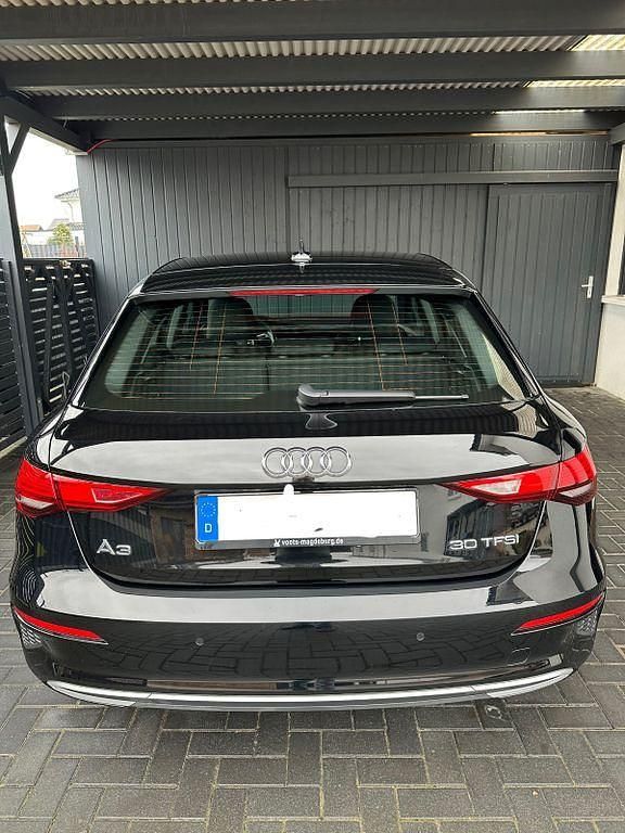 Gebraucht Audi A3 Sport 110 PS (80 kW) 2022 Schwarz Limousine