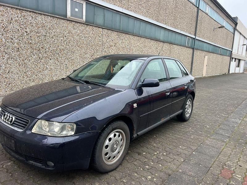 Gebraucht Audi A3 Ambiente 131 PS (96 kW) 2002 Violet Limousine