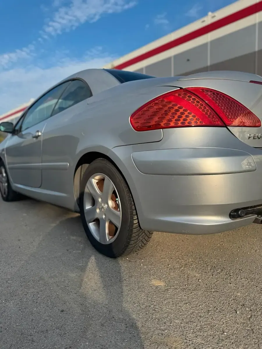 Gebraucht Peugeot 307 CC 140 PS (102 kW) 2005 Silber Cabrio