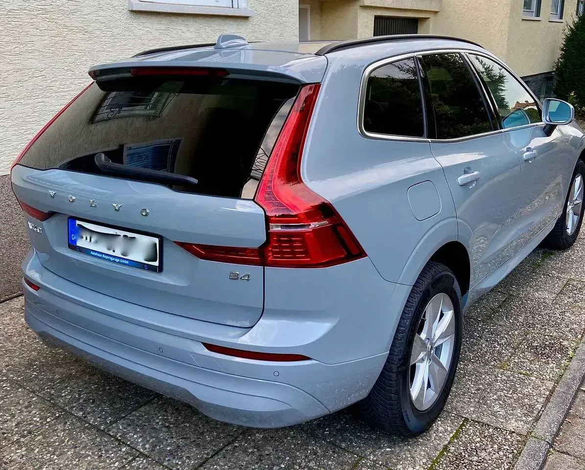 Gebraucht Volvo XC60 Core 197 PS (144 kW) 2023 Grau SUV