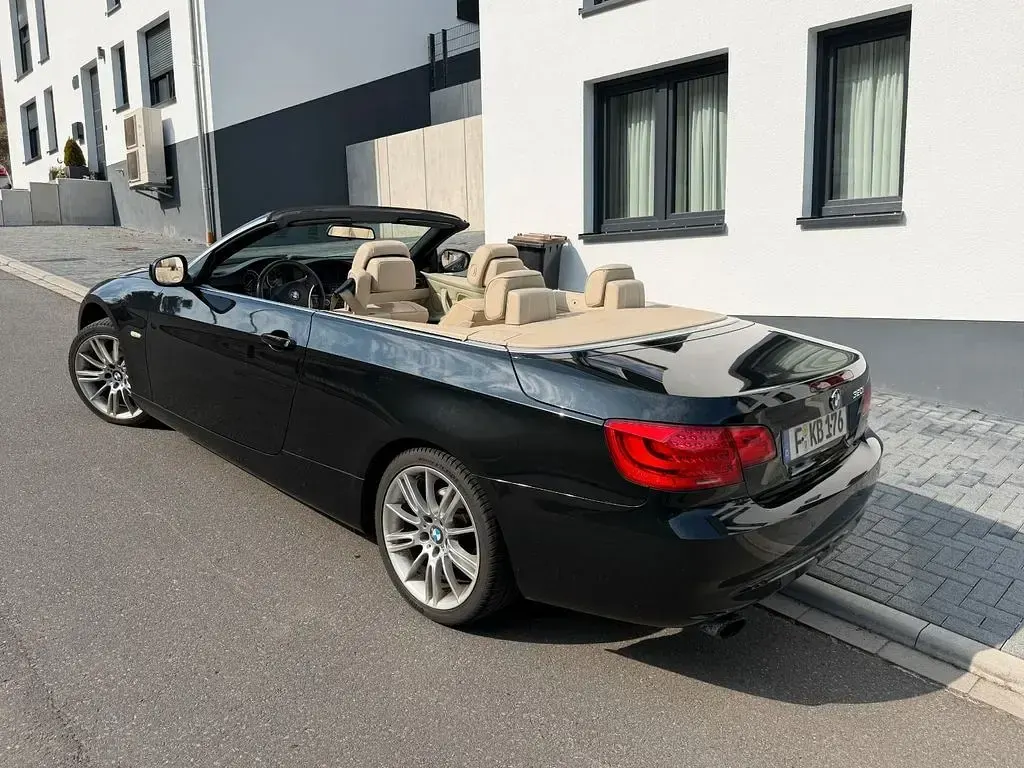 Gebraucht BMW 320 Cabriolet 170 PS (125 kW) 2012 Schwarz Cabrio