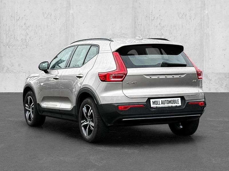 Gebraucht Volvo XC40 Plus 163 PS (119 kW) 2023 Bright dusk / metallic SUV