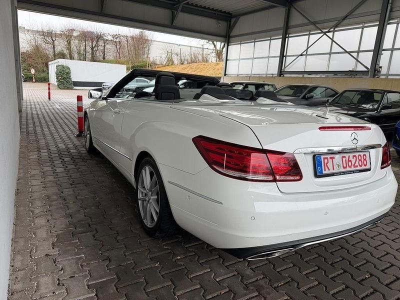Gebraucht Mercedes E220 170 PS (125 kW) 2016 Weiß Cabrio