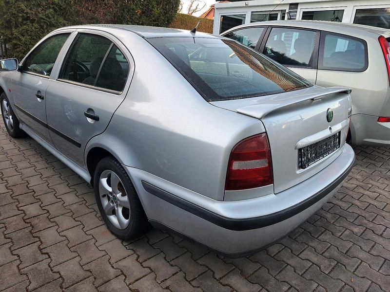 Gebraucht Skoda Octavia 101 PS (74 kW) 1998 Silber Limousine