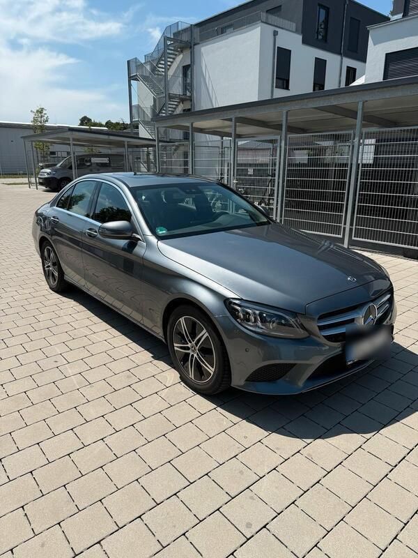 Grau Gebraucht 2020 Mercedes C200 Avantgarde Limousine | 26.500 € (Superpreis) - Bild 1/4
