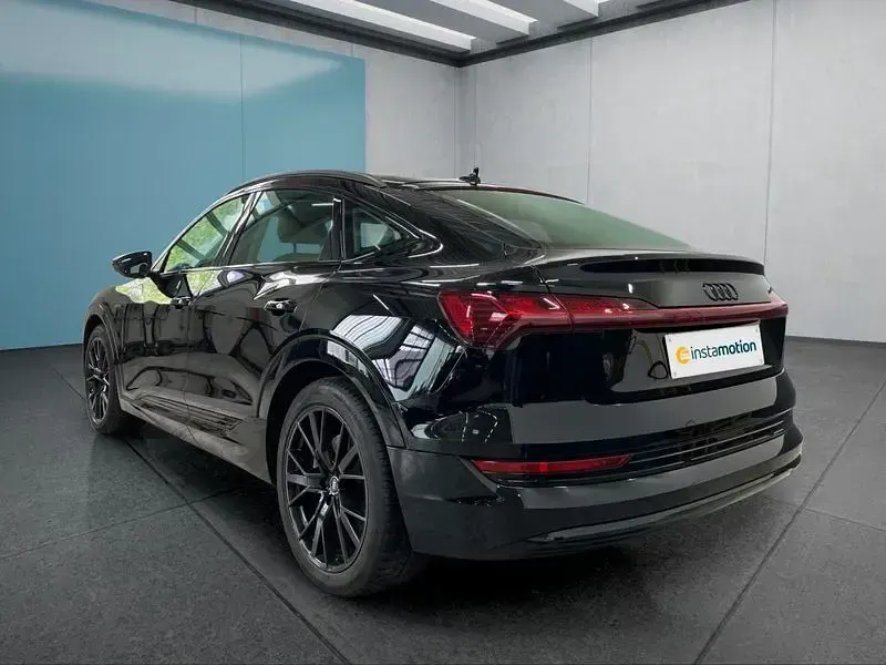 Second-hand Audi e-tron Sportback 230 kW (313 CP) 2022 Negru SUV