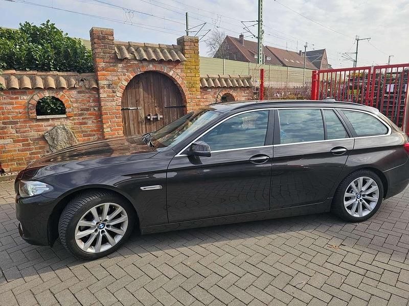 Gebraucht BMW 520 190 PS (139 kW) 2016 Braun Limousine