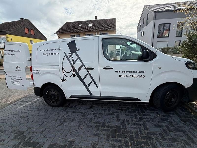 Second-hand Citroën Jumpy 95 CP (69 kW) 2017 Alb Monovolum