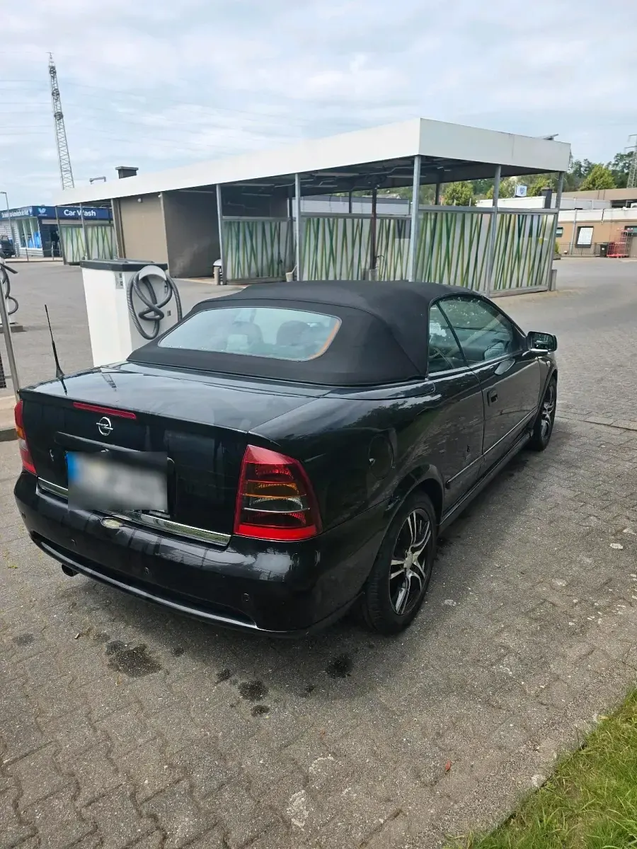 Gebraucht Opel Astra 103 PS (75 kW) 2001 Schwarz Cabrio