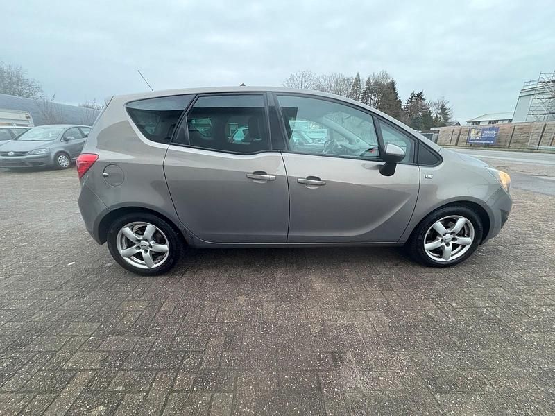 Gebraucht Opel Meriva 110 PS (80 kW) 2012 Braun Van / Kleinbus