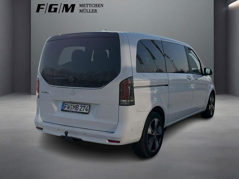 Gebraucht Mercedes V220 Style 163 PS (119 kW) 2024 Arktikweiß Van / Kleinbus