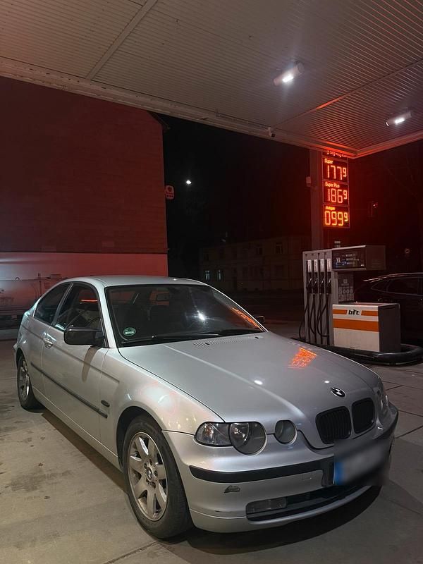 Gebraucht BMW 316 Compact 115 PS (84 kW) 2002 Silber Kleinwagen
