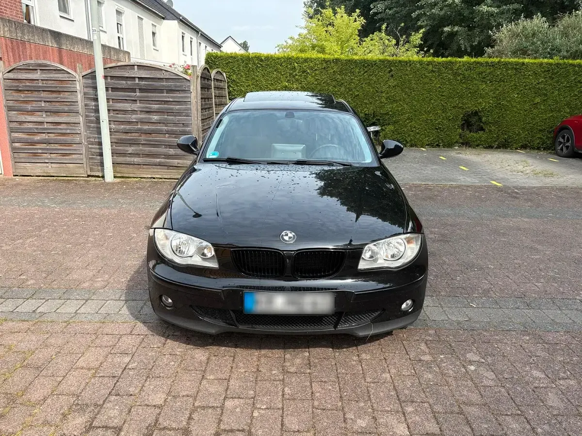 Gebraucht BMW 116 122 PS (89 kW) 2010 Schwarz Kleinwagen