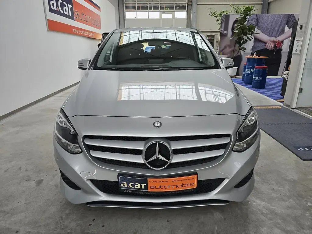 Gebraucht Mercedes B180 122 PS (89 kW) 2016 Silber Kleinwagen
