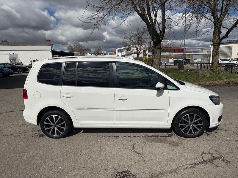 Gebraucht VW Touran Highline 140 PS (102 kW) 2013 Weiß Van / Kleinbus