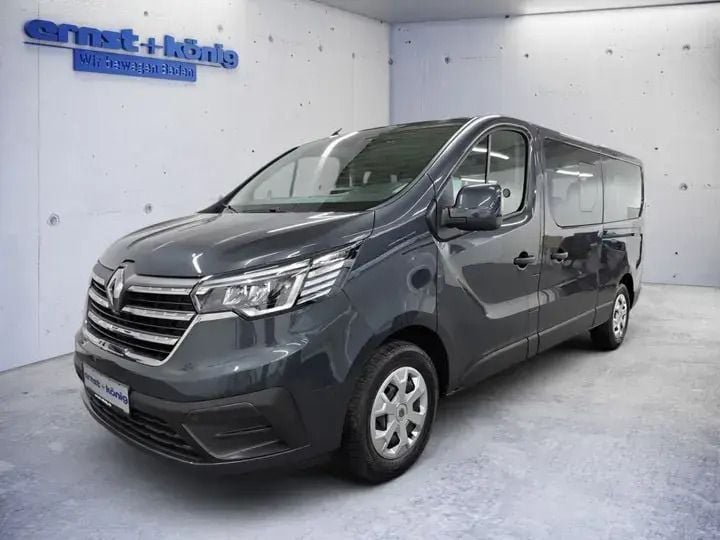 Grau Gebraucht 2023 Renault Trafic Life Van | 39.590 € (Fairer Preis) - Bild 1/4