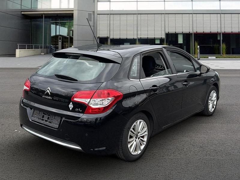 Gebraucht Citroën C4 Tendance 120 PS (88 kW) 2014 Schwarz Limousine