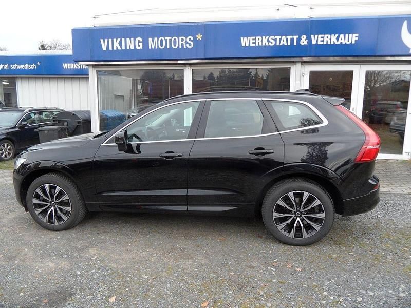 Gebraucht Volvo XC60 Core 197 PS (144 kW) 2023 Onyx black SUV
