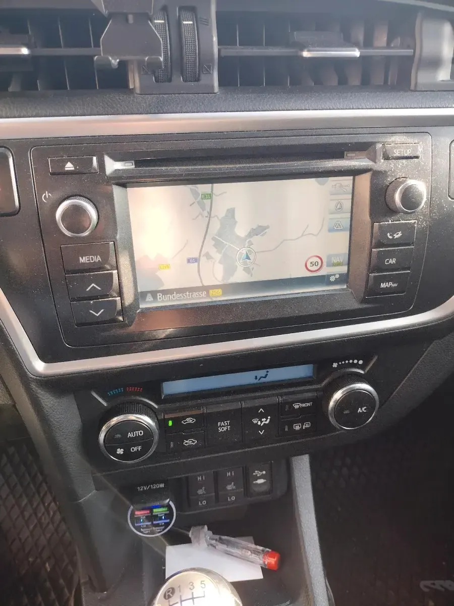 Gebraucht Toyota Auris 124 PS (91 kW) 2015 Weiß Kombi