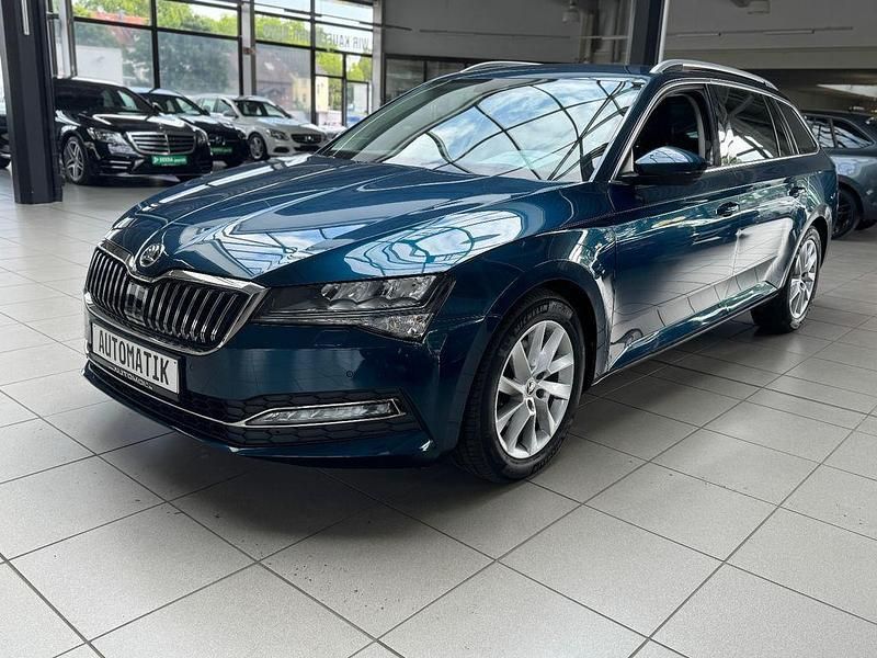 Blau Gebraucht 2022 Skoda Superb Style Kombi | 24.890 € (Fairer Preis) - Bild 1/4