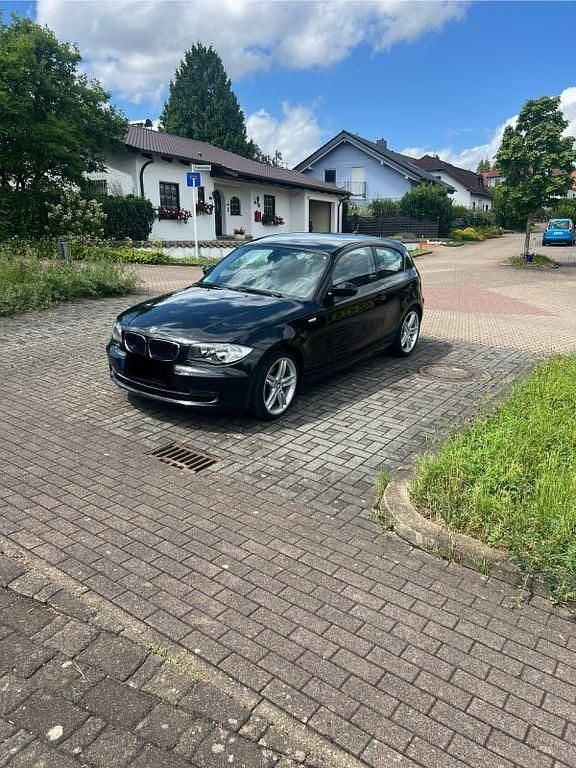 Schwarz Gebraucht 2009 BMW 118 Kleinwagen | 4.750 € (Fairer Preis) - Bild 1/4