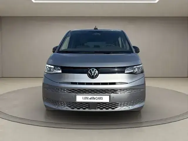 Używany VW Multivan 136 KM (100 kW) 2022 Szary Minivan