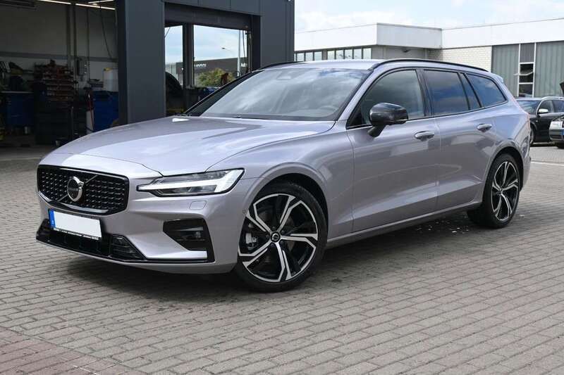 Gebraucht Volvo V60 Plus 197 PS (144 kW) 2025 Silber Kombi
