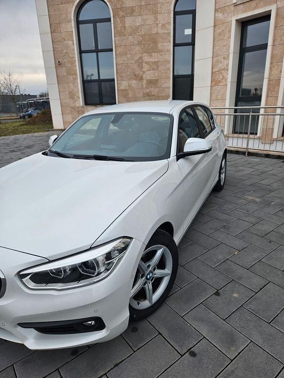 Gebraucht BMW 116 Advantage 109 PS (80 kW) 2019 Weiß Kleinwagen