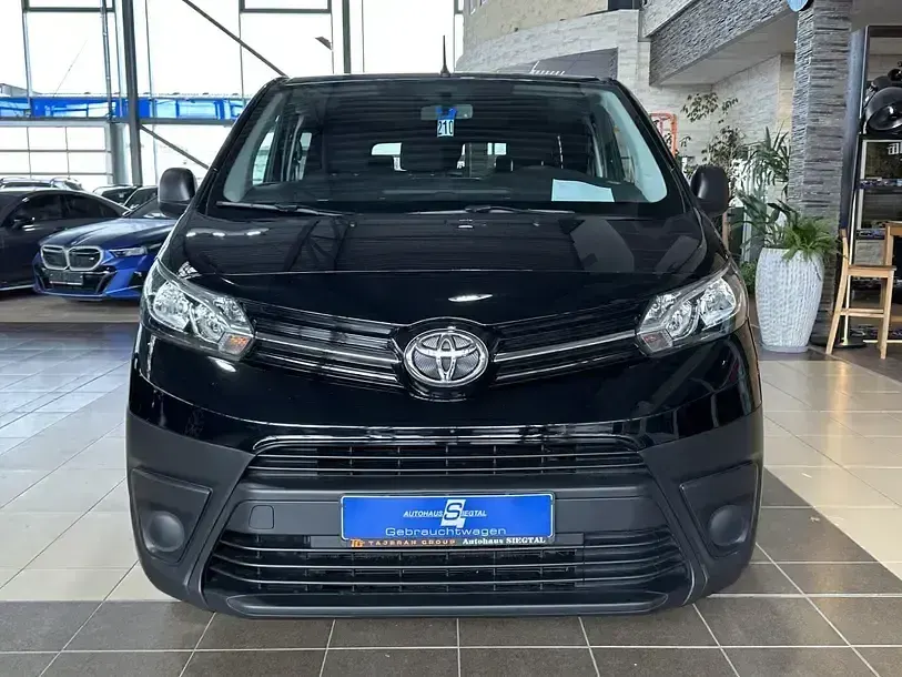Gebraucht Toyota Proace 144 PS (105 kW) 2023 Schwarz Van / Kleinbus