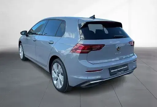 Neu VW Golf VIII 116 PS (85 kW) 2026 Mondsteingrau Limousine
