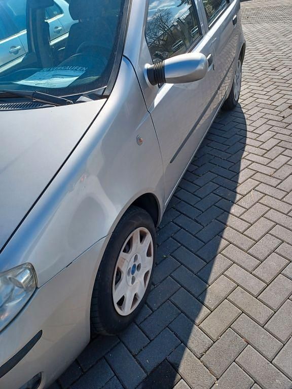 Gebraucht Fiat Punto Dynamic 60 PS (44 kW) 2003 Silber Kleinwagen