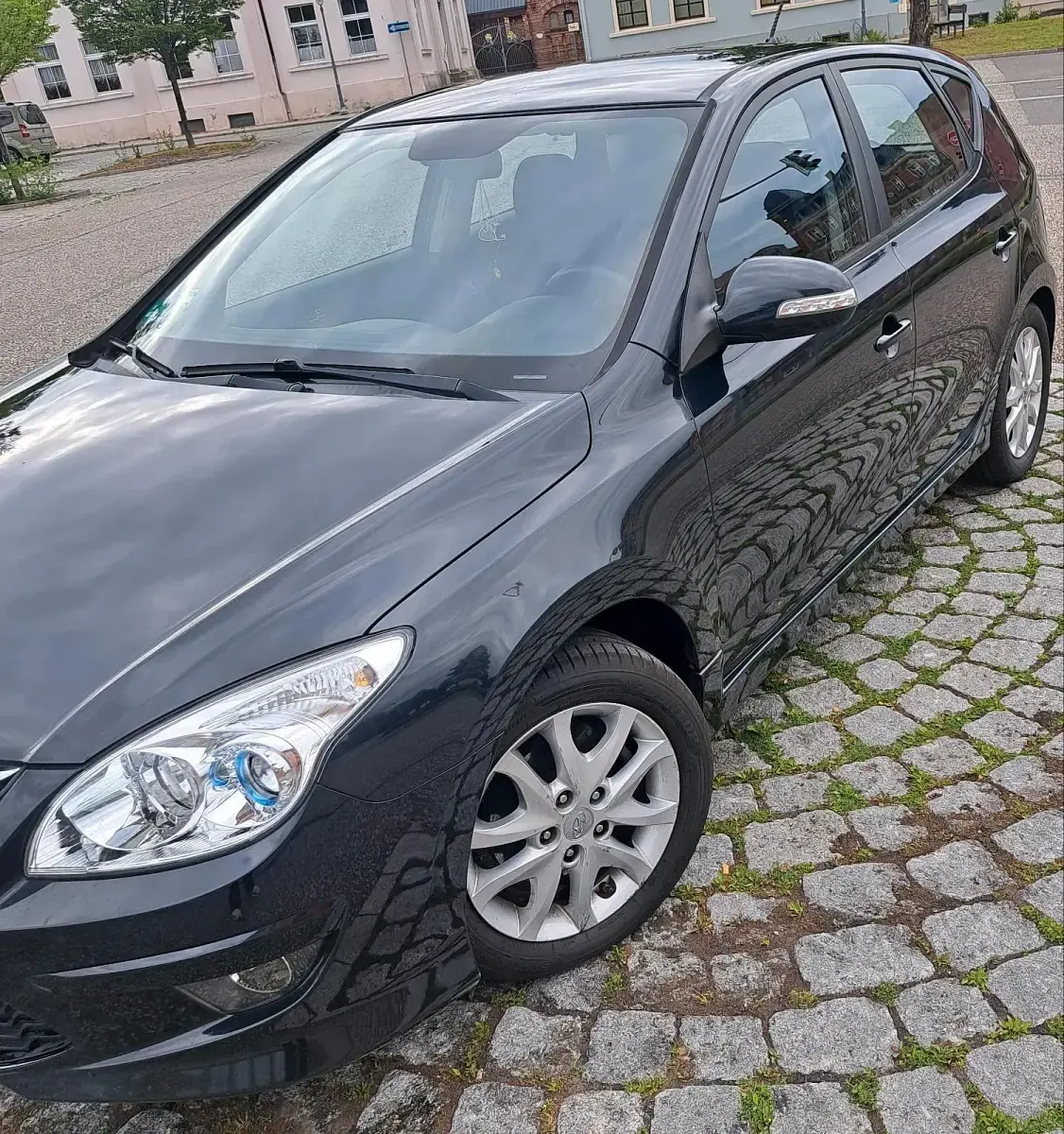 Gebraucht Hyundai i30 90 PS (66 kW) 2011 Schwarz Kleinwagen