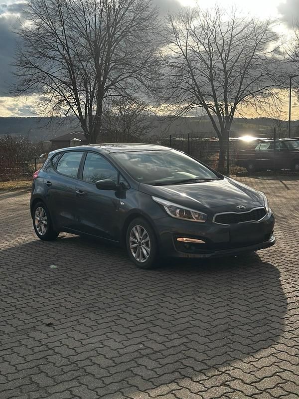 Gebraucht Kia Ceed GT 100 PS (73 kW) 2016 Grau Limousine