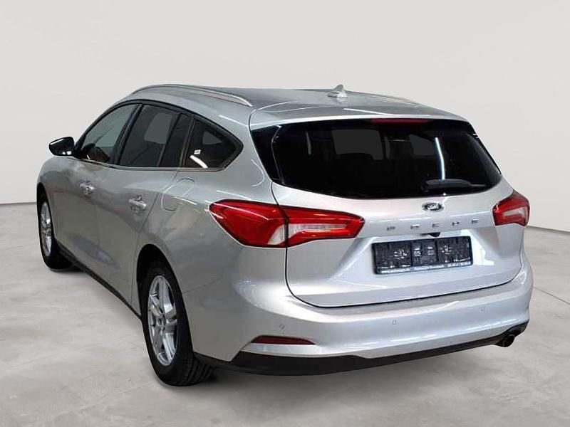 Usado Ford Focus Cool & Connect 95 CV (69 kW) 2022 Plateado Familiar