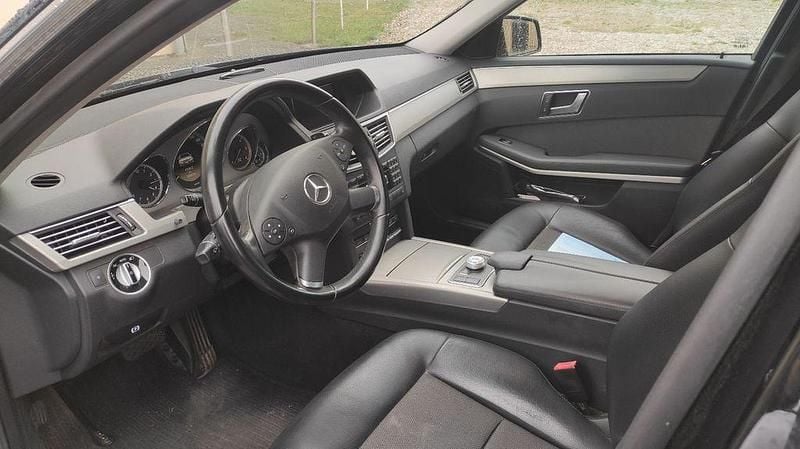 Schwarz Gebraucht 2009 Mercedes E350 Kombi | 7.400 € (Fairer Preis) - Bild 1/4