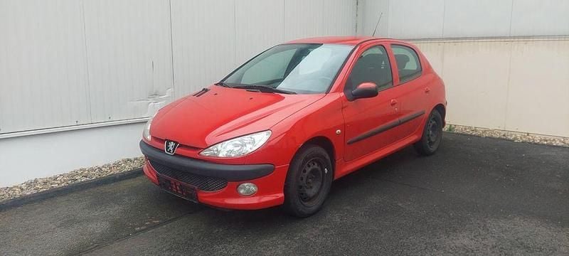 Rot Gebraucht 2008 Peugeot 206 Limousine | 1.500 € (Etwas zu teuer) - Bild 1/4