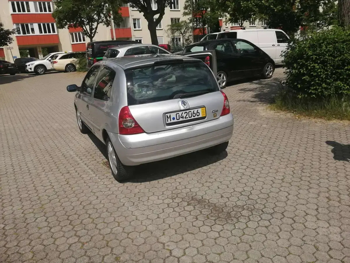 Gebraucht Renault Clio II Privilege 82 PS (60 kW) 2005 Limousine