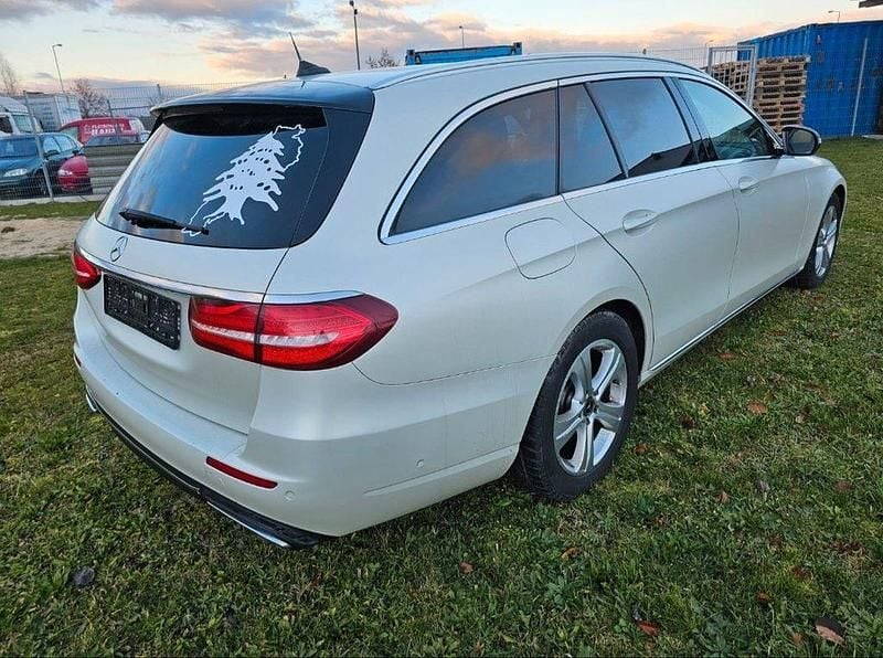 Gebraucht Mercedes E200 150 PS (110 kW) 2018 Weiß Limousine