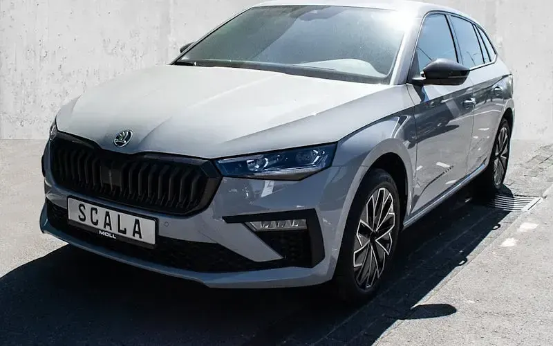 Nowe Skoda Scala 150 KM (110 kW) 2026 Szary Hatchback