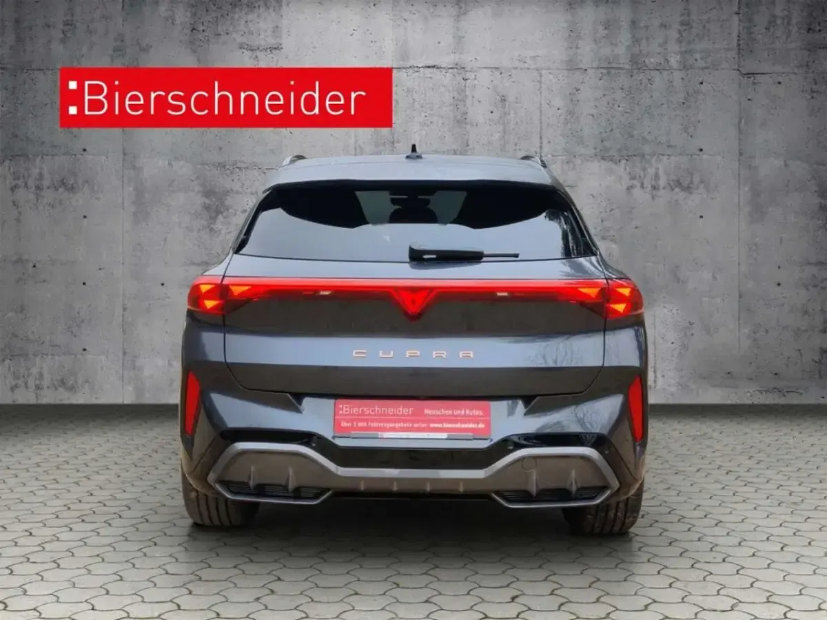 Neu Cupra Terramar 204 PS (150 kW) 2025 Grau (timanfayagrau) SUV