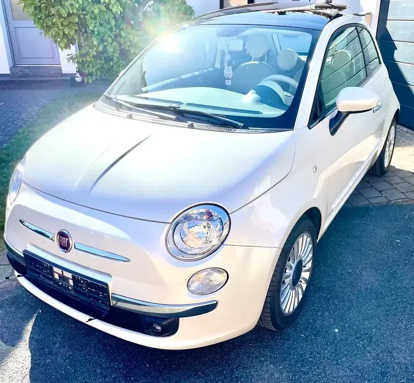 Gebraucht Fiat 500 Lounge 95 PS (69 kW) 2012 Weiß Kleinwagen