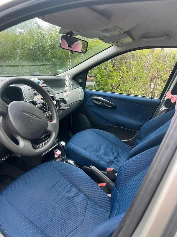 Gebraucht Fiat Punto 80 PS (58 kW) 2000 Silber Kleinwagen