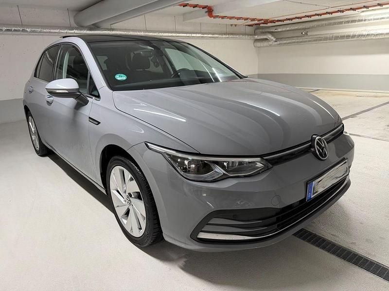 Grau Gebraucht 2020 VW Golf Style Limousine | 16.900 € (Superpreis) - Bild 1/4