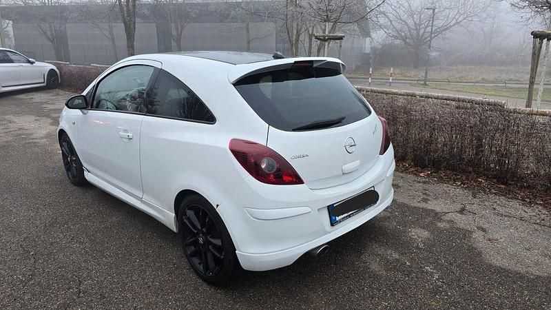 Gebraucht Opel Corsa Sport 80 PS (58 kW) 2008 Weiß Kleinwagen