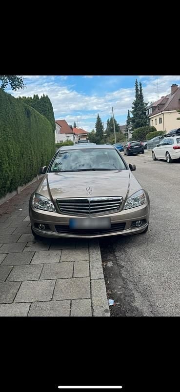 Second-hand Mercedes C280 231 CP (169 kW) 2007 Auriu Berlinǎ
