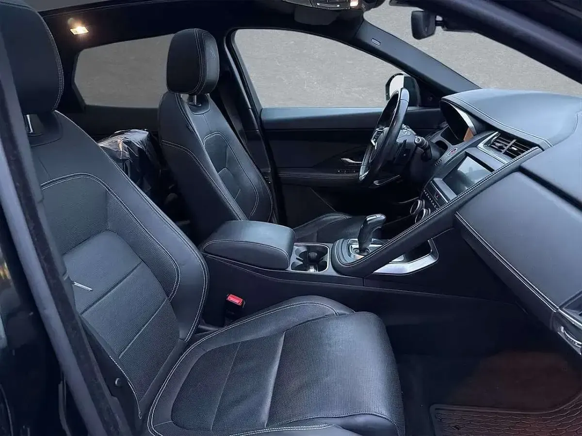 Usata Jaguar E-Pace R-Dynamic 179 CV (131 kW) 2018 Nero SUV