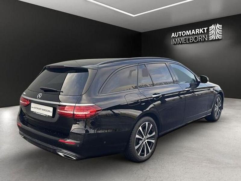 Gebraucht Mercedes E300 Night 320 PS (235 kW) 2022 Schwarz Limousine