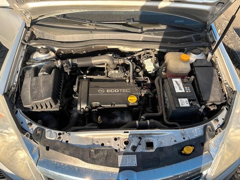 Second-hand Opel Astra 90 CP (66 kW) 2008 Gri Berlinǎ