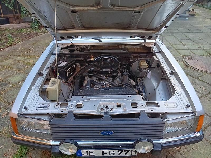 Second-hand Ford Granada 107 CP (78 kW) 1978 Argintiu Berlinǎ